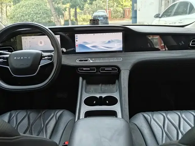 Roewe D7 — Фото автомобиля 3