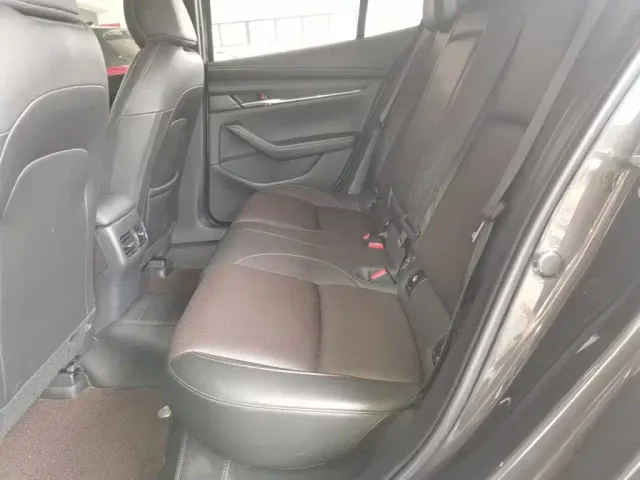 Mazda Axela — Фото автомобиля 16
