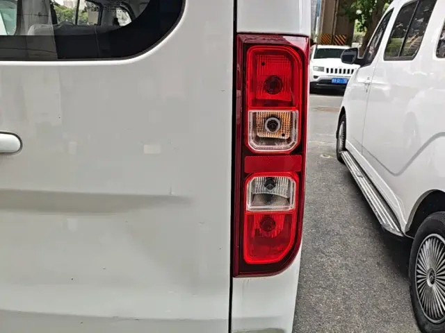 Wuling Yangguang — Фото автомобиля 7
