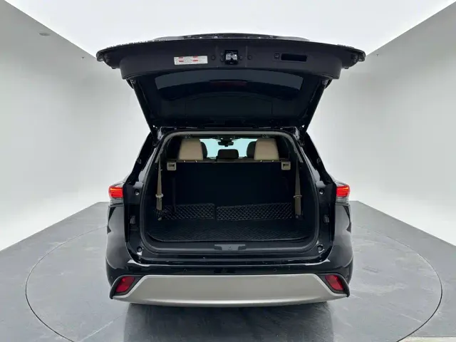 Toyota Highlander — Фото автомобиля 23