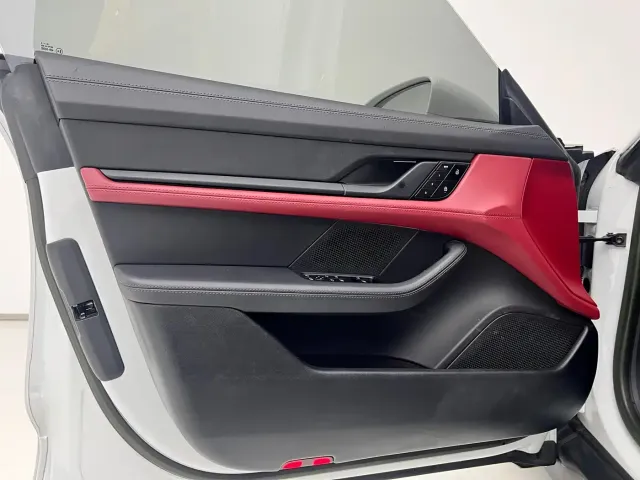 Porsche Taycan 2022 Taycan — Фото автомобиля 11