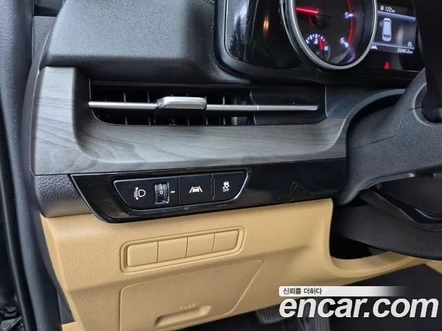 Kia Carnival Generation 4 — Фото автомобиля 16