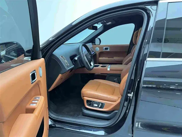 Li Auto L9 — Фото автомобиля 6