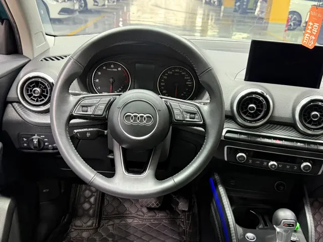 Audi Q2L — Фото автомобиля 13