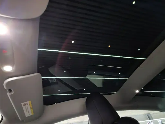 Tesla Model 3 — Фото автомобиля 17