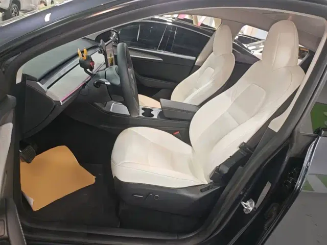 Tesla Model Y — Фото автомобиля 14