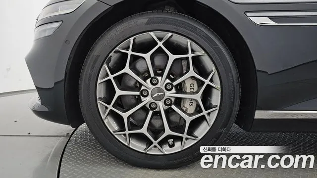 Genesis G80 Бензин 3.5 турбо AWD — Фото автомобиля 3