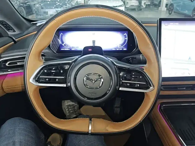 Mazda EZ-6 — Фото автомобиля 10