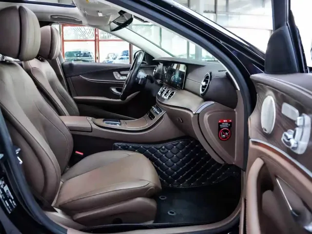 Mercedes-Benz E-Class — Фото автомобиля 5