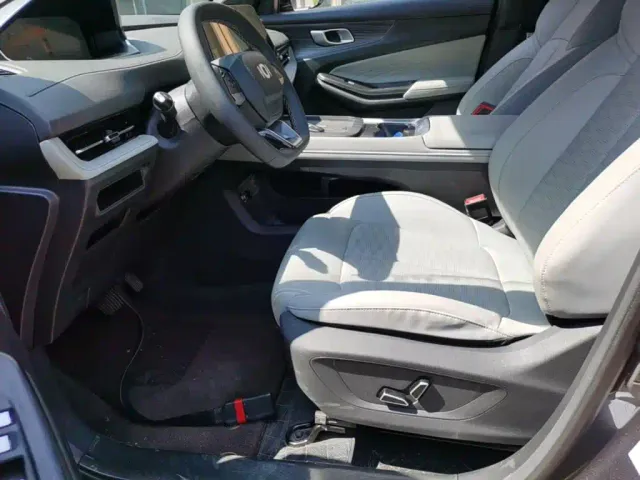 Changan Qiyuan Q05 — Фото автомобиля 14
