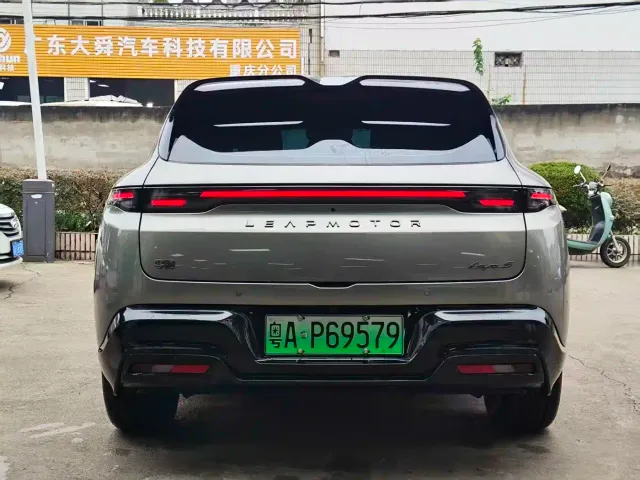 Leapmotor Lafa 5 — Фото автомобиля 3