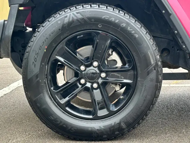 Jeep Wrangler — Фото автомобиля 9