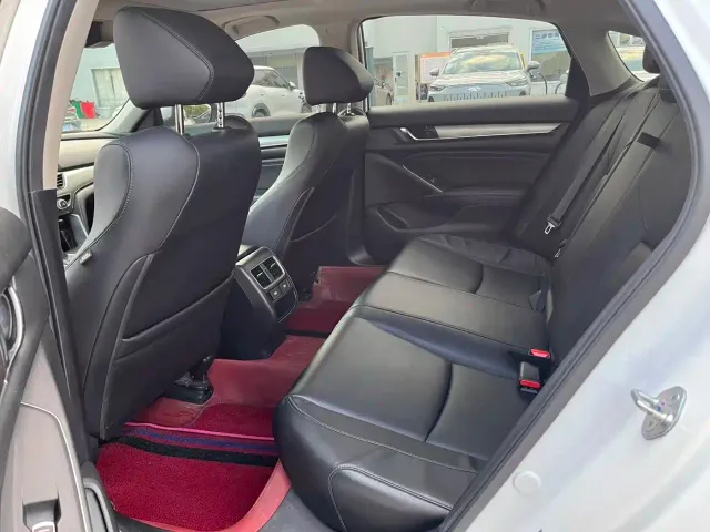 Honda Accord — Фото автомобиля 14