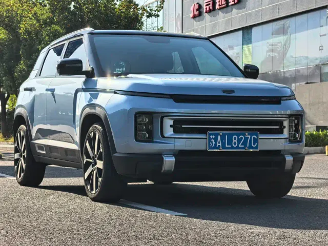 Geely ICON — Фото автомобиля 2