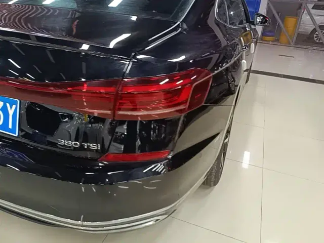 Volkswagen Passat — Фото автомобиля 7