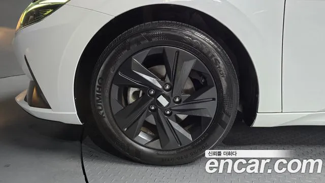 Hyundai Avante CN7 — Фото автомобиля 5