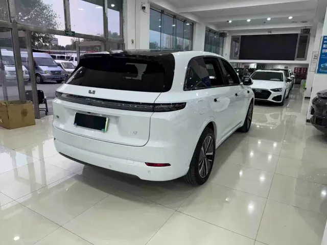 Li Auto L7 — Фото автомобиля 3