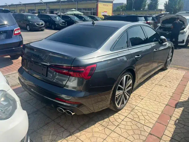 Audi S6 — Фото автомобиля 10