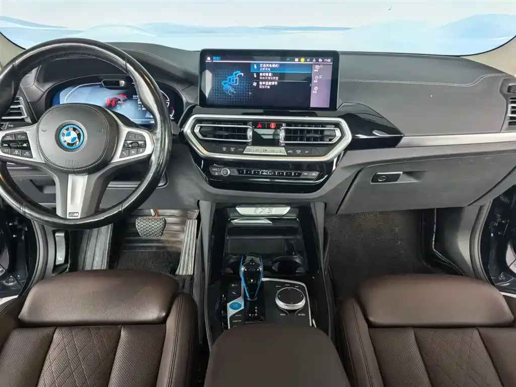 BMW BMW iX3 2022 Facelift Leading Model — Фото автомобиля 22