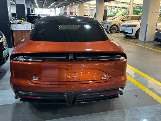 BYD U7 — Фото автомобиля 8