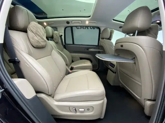 Li Auto i8 — Фото автомобиля 23