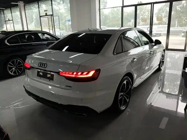 Audi A4L — Фото автомобиля 6