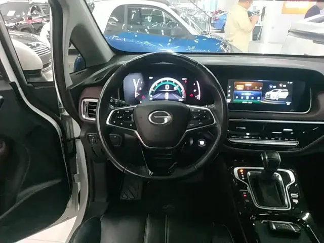GAC Trumpchi M6 — Фото автомобиля 10