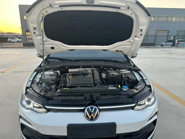 Volkswagen Golf — Фото автомобиля 14