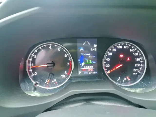 Toyota RAV4 — Фото автомобиля 7