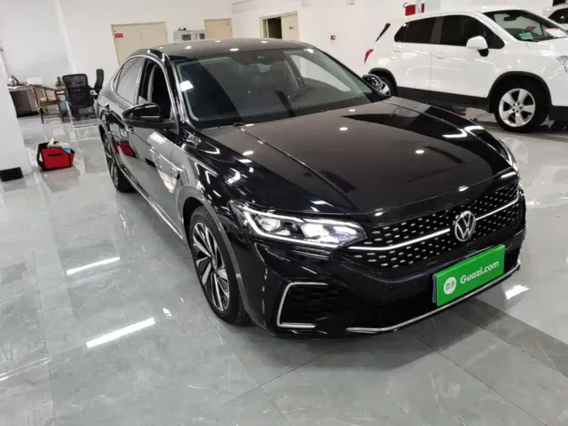 Volkswagen Passat — Фото автомобиля 3