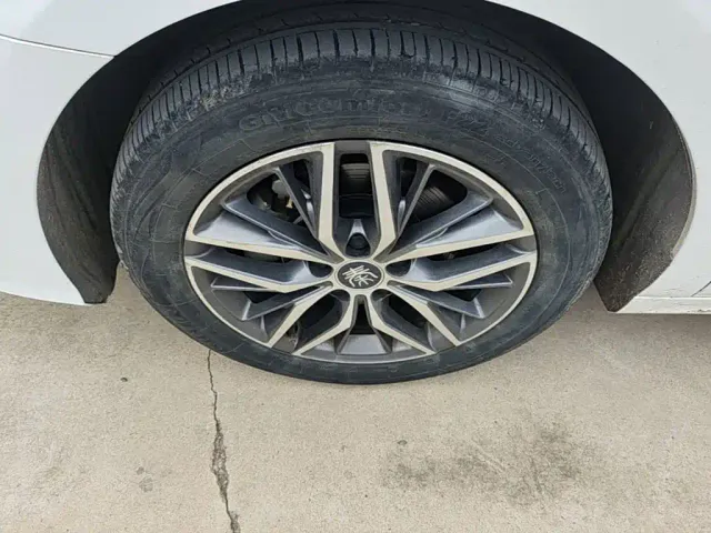 BYD Qin PLUS — Фото автомобиля 22