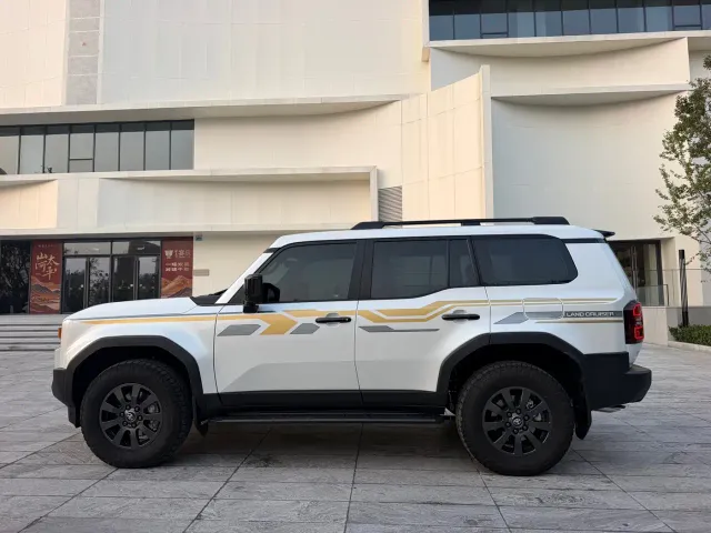 Toyota Prado — Фото автомобиля 8