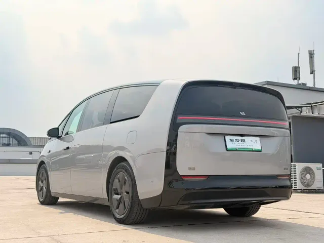 Li Auto MEGA — Фото автомобиля 7