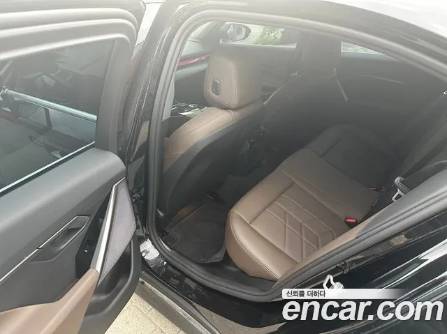 BMW 5-Series — Фото автомобиля 15