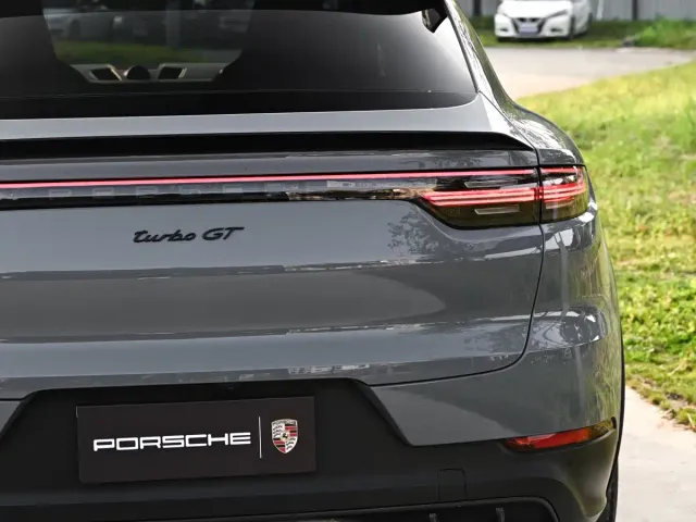 Porsche Cayenne — Фото автомобиля 15