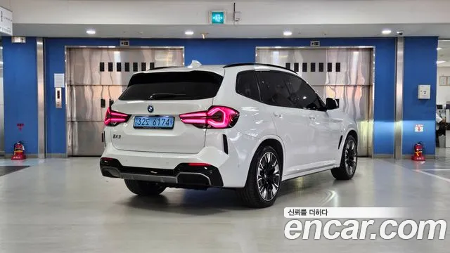BMW iX3 G08 (2020–2024) — Фото автомобиля 2