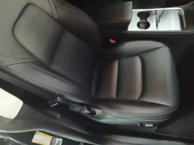 Tesla Model Y — Фото автомобиля 24