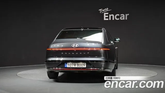 Hyundai Grandeur Grandeur (GN7) 2.5 Бензин 2WD — Фото автомобиля 2