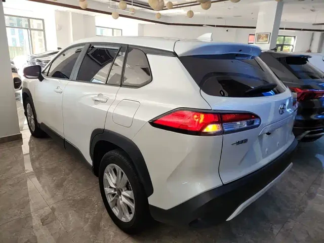 Toyota Corolla Cross — Фото автомобиля 4