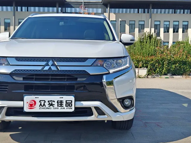 Mitsubishi Outlander — Фото автомобиля 24