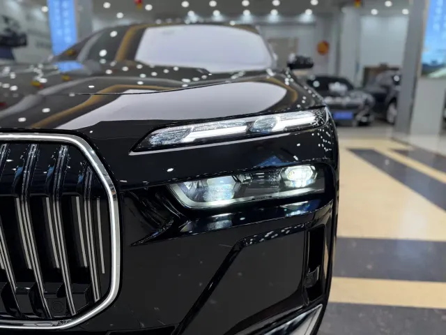 BMW 7 Series — Фото автомобиля 25