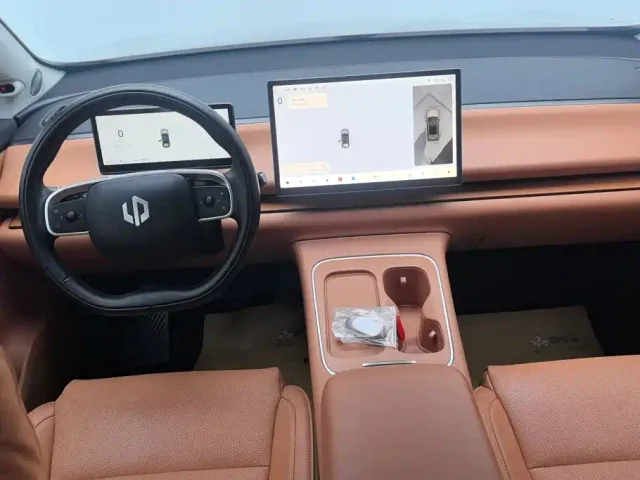 Leapmotor C10 — Фото автомобиля 12
