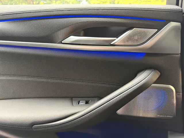 BMW 5 Series — Фото автомобиля 9