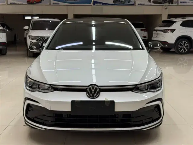 Volkswagen Golf — Фото автомобиля 2