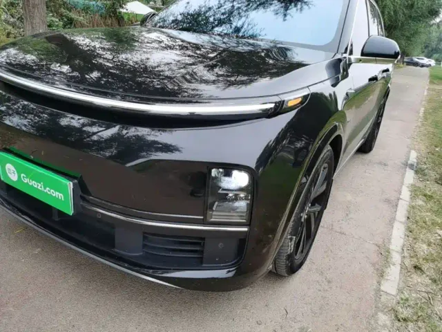 Li Auto L8 — Фото автомобиля 23