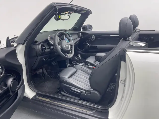 MINI MINI 2023 2.0T COOPER S King's Cross Special Edition — Фото автомобиля 16