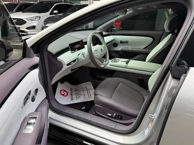 Changan Qiyuan A06 — Фото автомобиля 5