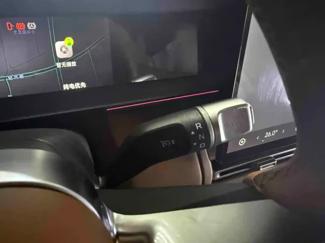 iCAR V27 — Фото автомобиля 16