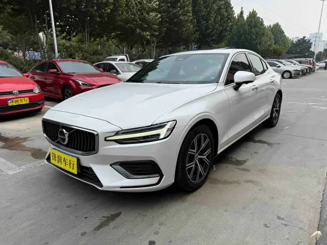 Фотография автомобиля — Volvo S60