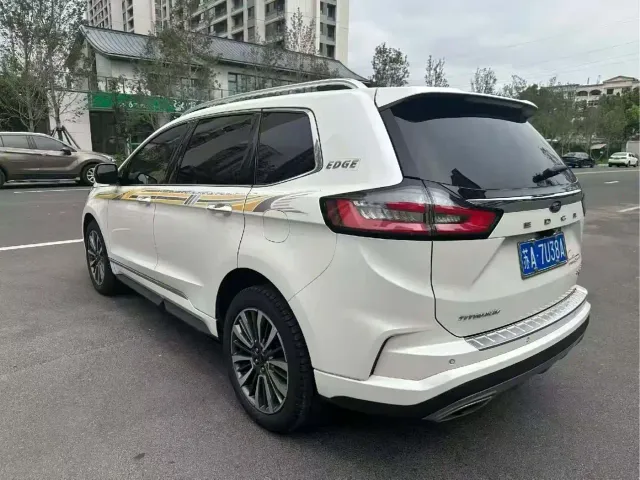 Ford Edge — Фото автомобиля 9